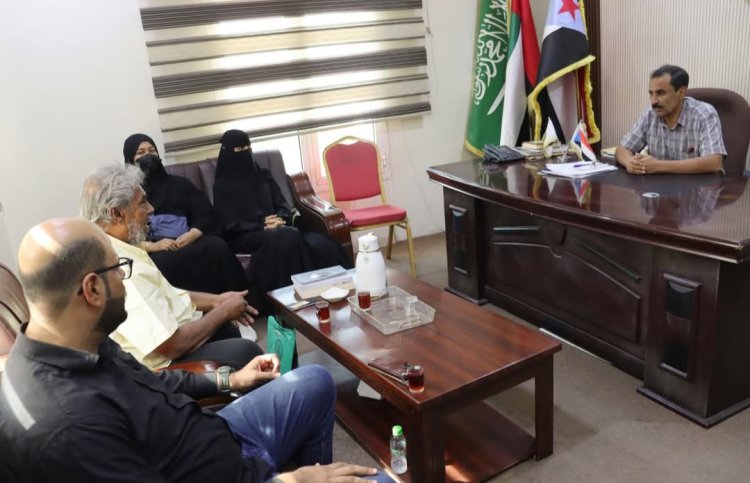 باتيس يشيد بجهود عيادة ابن الوليد الخيرية في خدمة أبناء ديس المكلا