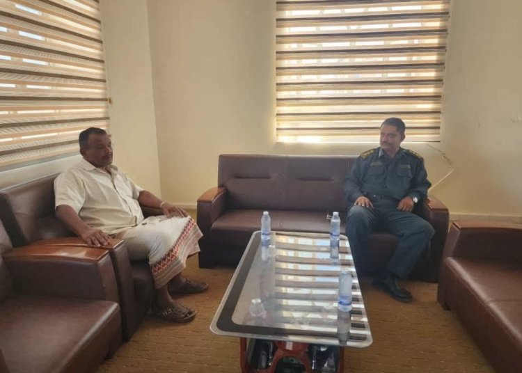 مدير عام مديرية الغيضة يستقبل مدير البحث الجنائي بالمديرية لبحث تعزيز العمل الأمني