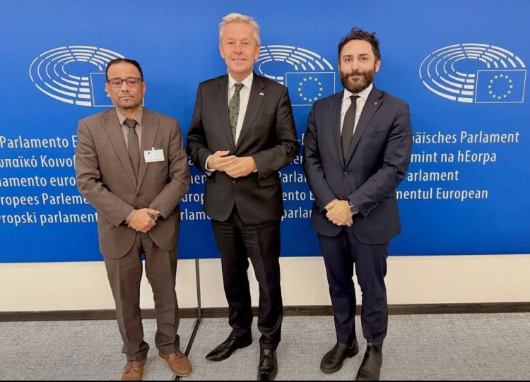 ممثل المجلس الانتقالي يبحث في بروكسل تعزيز التعاون مع مؤسسات الاتحاد الأوروبي