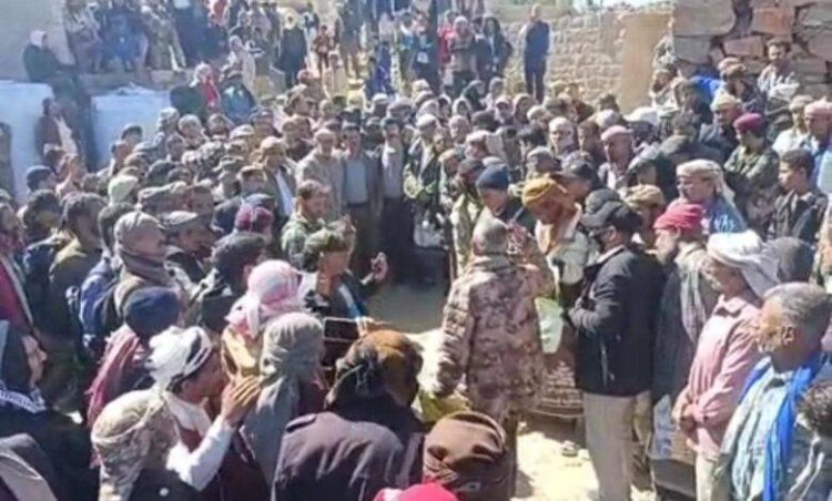 صلح قبلي مهيب ينهي قضيتا قتل في مديرية الشعيب بالضالع