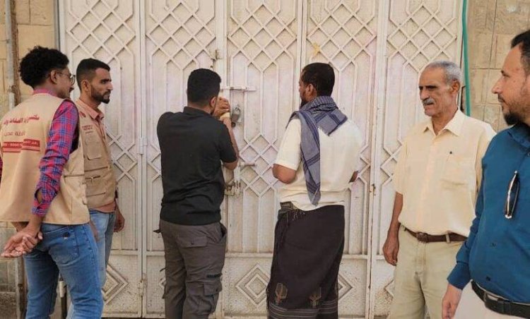 مكتب التجارة والصناعة يغلق ( 17 ) منشأة صحية مخالفة في المنصورة