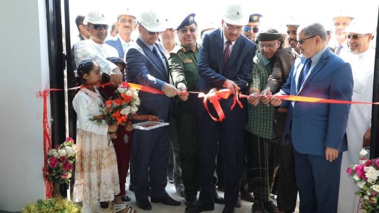 حضرموت تصنع الفارق.. تشغيل أول مصنع إسمنت يعمل بالطاقة الشمسية بالكامل.