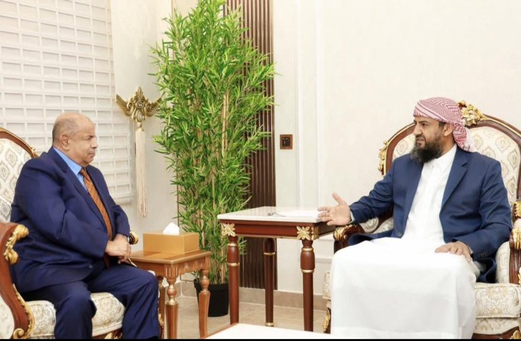 المحرّمي يناقش مع محافظ حضرموت مستجدات الأوضاع ومساعي تعزيز الاستقرار