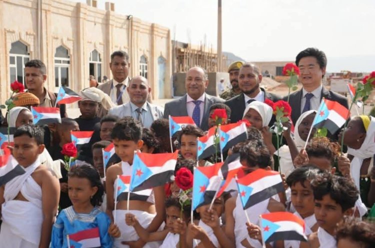 محافظ سقطرى يستقبل نائب وزير الصناعة والتجارة والقائم بأعمال السفير الصيني شاو تشنغ