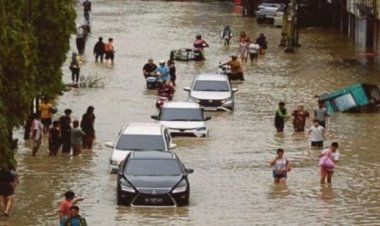 حصيلة قتلى الفيضانات في إندونيسيا تتخطى الـ500