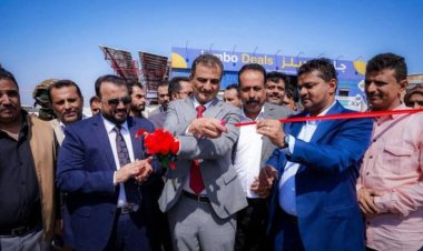 محافظ عدن يفتتح مرحلة من مشروع فاملي جاردينس بالشيخ عثمان