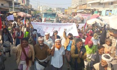 مسيرة جماهيرية حاشدة في مودية تأييداً لقوات النخبة الحضرمية واستعادة الأمن في الوادي منذ ساعتين