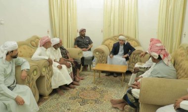 الكثيري يلتقي عددًا من مشايخ قبيلة العوامر ويؤكد أهمية الشراكة في ترسيخ الأمن بوادي وصحراء حضرموت