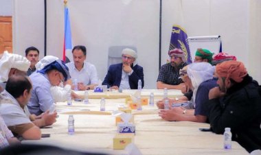 الكثيري يلتقي بعدد من مشايخ قبيلة يافع بمديرية القطن ويشيد بدورهم في تأمين المديرية ودعم جهود تحرير الوادي