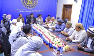 انتقالي وادي وصحراء حضرموت يبحث مع عقال الحارات تعزيز التعاون المجتمعي ودعم الجهود الأمنية