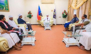 الكثيري يستقبل وفدًا من مقادمة ومشايخ ووجهاء قبيلة بني تميم