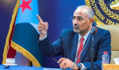 الرئيس الزُبيدي يعقد اجتماعًا موسعًا بقيادات المجلس الانتقالي الجنوبي