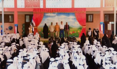 انتقالي حضرموت يدشّن رفع علم دولة الجنوب العربي وترديد النشيد الوطني في مدارس وثانويات المكلا