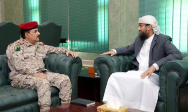 المحرّمي يطّلع على جاهزية القوات المسلحة ويشدد على التنسيق لمواجهة التحديات الحوثية