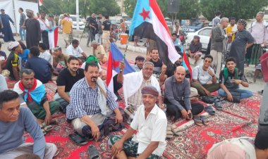 خور المكلا..قلب الجنوب النابض يرفض الانتظار وتأييد قيادي عالٍ للانتصارات العسكرية