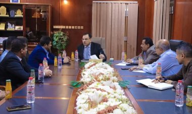 الوزير السقطري يبحث مع قيادة المهرة أولويات المحافظة في قطاعي الزراعة والأسماك وسبل تطويرها