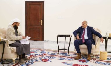 الرئيس الزُبيدي يشدد على دور وزارة الأوقاف في تحصين المجتمع ونشر ثقافة التسامح والوسطية والاعتدال
