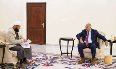 لدى لقائه محافظ البيضاء   الرئيس الزُبيدي: تأمين الجنوب حجر الزاوية والمنطلق الحقيقي لأي معركة جدية لتحرير الشمال