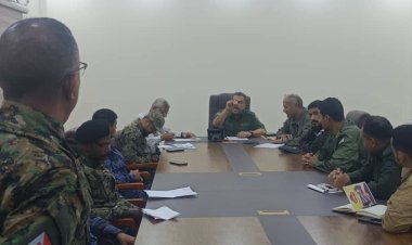 لجنة الإشراف العام على البرنامج الأمني المكثف تعقد اجتماعًا لتقييم الأداء وتعزيز الرقابة في أقسام الشرطة بعدن.