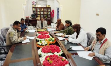 وكيل أول محافظة المهرة يترأس اجتماع لجنة إدارة الأزمات والكوارث لتعزيز الشراكة مع برنامج الأمم المتحدة الإنمائي