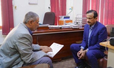 المحافظ ابن الوزير يوجه بصرف 70 الف دولار لتعزيز إمدادات المياه بمدينة عتق