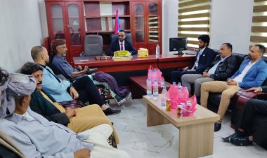 إتمام عملية الاستلام والتسليم بين المدير العام السلف  والخلف لميناء شحن البري  بالمهرة