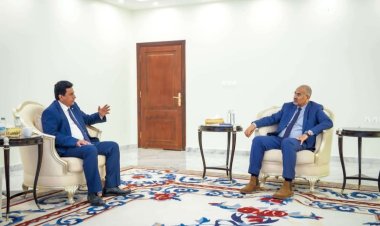 الرئيس الزُبيدي يطّلع على سير عمل الأمانة العامة لمجلس الوزراء