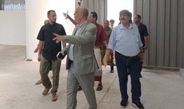 الوزير باذيب يطلع على سير المشاريع المنفذة في المؤسسة العامة للاتصالات بعدن