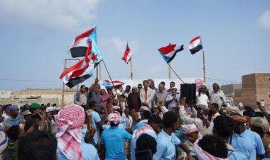 توافد المواطنون لساحة الاعتصام في سقطرى دعما لإعلان دولة الجنوب