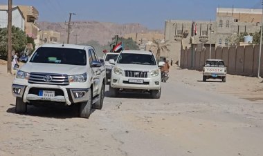 الزبيدي يزور الشيخ يحيى ابن علي الحجوري ويؤكد وحدة الصف في مواجهة الحوثي وترسيخ التعايش