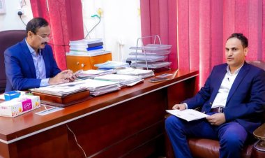 محافظ شبو يناقش تسريع تنفيذ جسر جلعة وتأهيل الطرق الحيوية بالمحافظة .