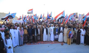 محافظة المهرة تشهد توسع غير مسبوق للاعتصام الشعبي في الغيضة بانضمام قبلي واسع