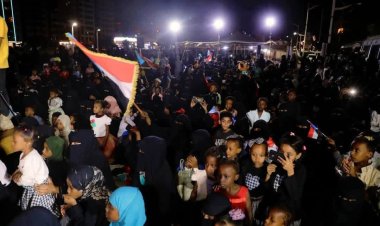 ساحة الاعتصام بالمكلا تشهد حفلًا نسويًا حاشدًا بفقرات متنوعة