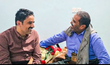 القائد العام لقوات دفاع شبوة يزور العميد علي أحمد الجبواني عضو هيئة رئاسة المجلس الإنتقالي للاطمئنان على صحته