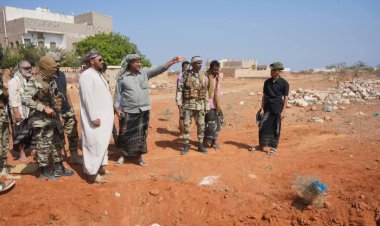 محافظ سقطرى يؤكد حرص السلطة المحلية على حماية أراضي الدولة وتنفيذ المخططات العامة