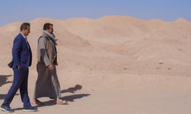 المحافظ بن الوزير يتفقد تجهيزات في مشروع إنشاء مركز شبوة للمؤتمرات والمعارض