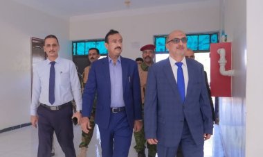 المحافظ بن الوزير يزور كلية التربية بجامعة شبوة ويؤكد استمرار دعم التعليم وفتح آفاق أكاديمية جديدة