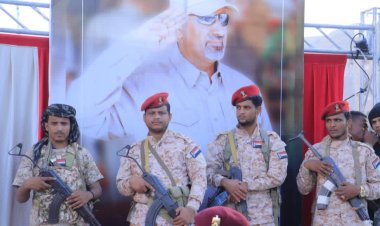 لأول مرة منذ أكثر من 30 عاماً… القوات المسلحة الجنوبية تؤمّن مليونية سيئون