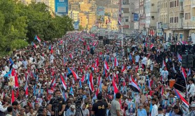 مدينة المكلا عاصمة محافظة حضرموت تشهد مليونية "القرار قرارنا" لاعلان دولة الجنوب العربي"بيان"