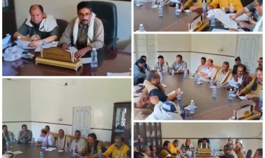 المكتب التنفيذي بمديرية بيحان يختتم العام 2025م، بمناقشة القضايا الخدمية والتنموية