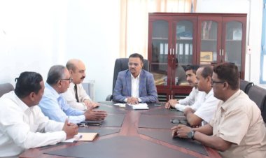 الأمين العام لمحلي حضرموت يترأس اجتماعاً لمناقشة سير العملية التربوية والتعليمية بساحل حضرموت