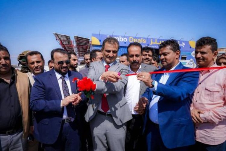 محافظ عدن يفتتح مرحلة من مشروع فاملي جاردينس بالشيخ عثمان