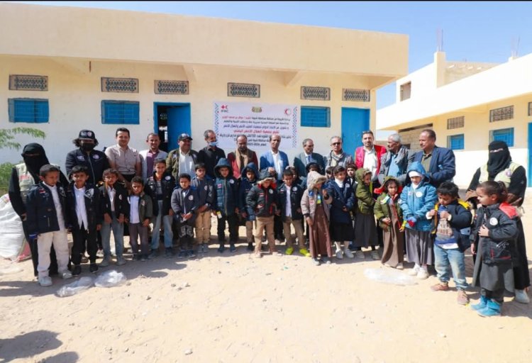 الأمين العام هشلة يدشّن مشروع توزيع 1500 جاكت شتوي على طلاب مدارس قرى وأرياف عتق