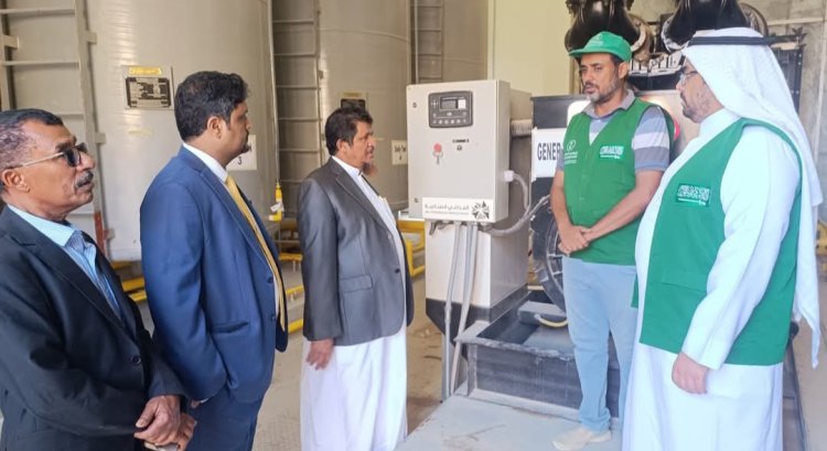 الأمين العام ورئيس جامعة المهرة يتفقدان مشروع مدينة الملك سلمان الطبية والتعليمية