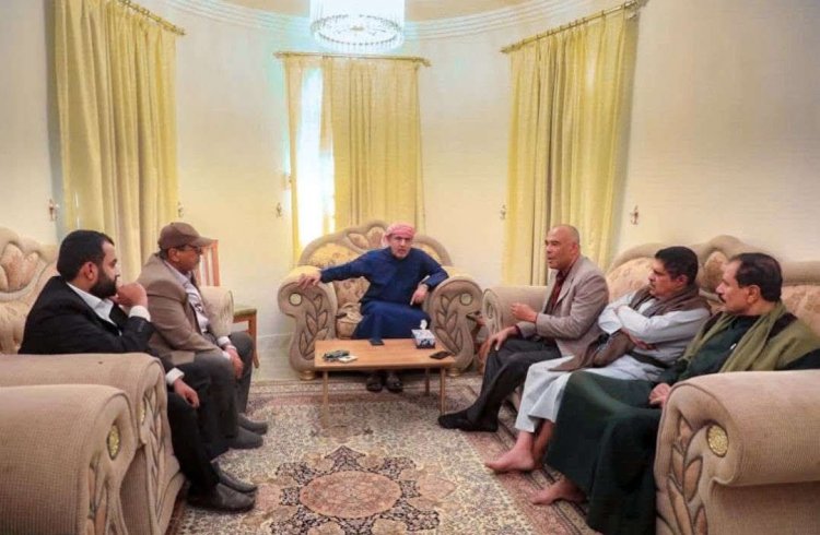 رئيس الجمعية الوطنية يلتقي رئيس هيئة الطيران المدني ومدير مطار سيئون