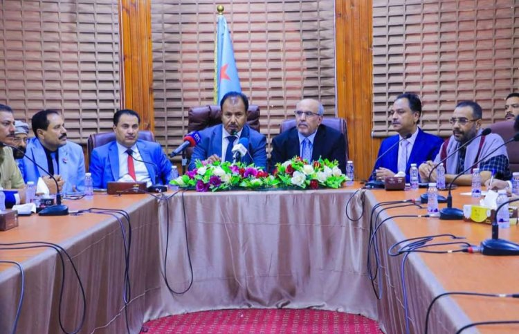 الكثيري يرأس اجتماعًا تنسيقيًا موسّعًا للمكتب التنفيذي بالوادي والصحراء والقيادة المحلية للمجلس الانتقالي