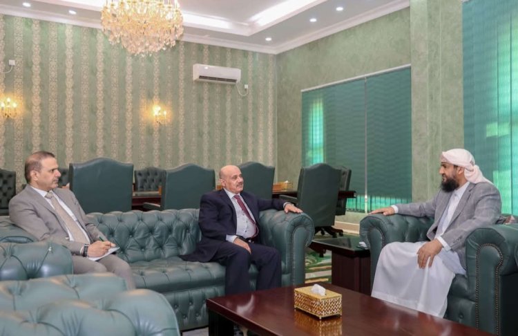 المحرّمي يلتقي محافظ البنك المركزي ويؤكد دعم جهود الاستقرار النقدي