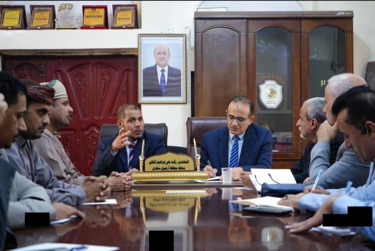 وزير الصحة ومحافظ سقطرى يناقشان تعزيز الواقع الصحي في الأرخبيل