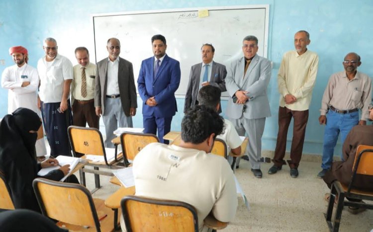 كلشات يدشّن الامتحانات النهائية للفصل الدراسي الأول في كليات جامعة المهرة للعام الجامعي 2025 – 2026م