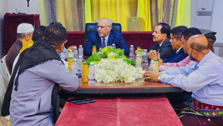 رئيس الجمعية الوطنية يطَّلع على أوضاع مؤسسة الكهرباء بوادي حضرموت